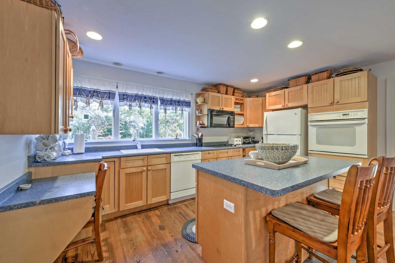Nautical Bourne Apartment - 2 Mi To Monument Beach Экстерьер фото